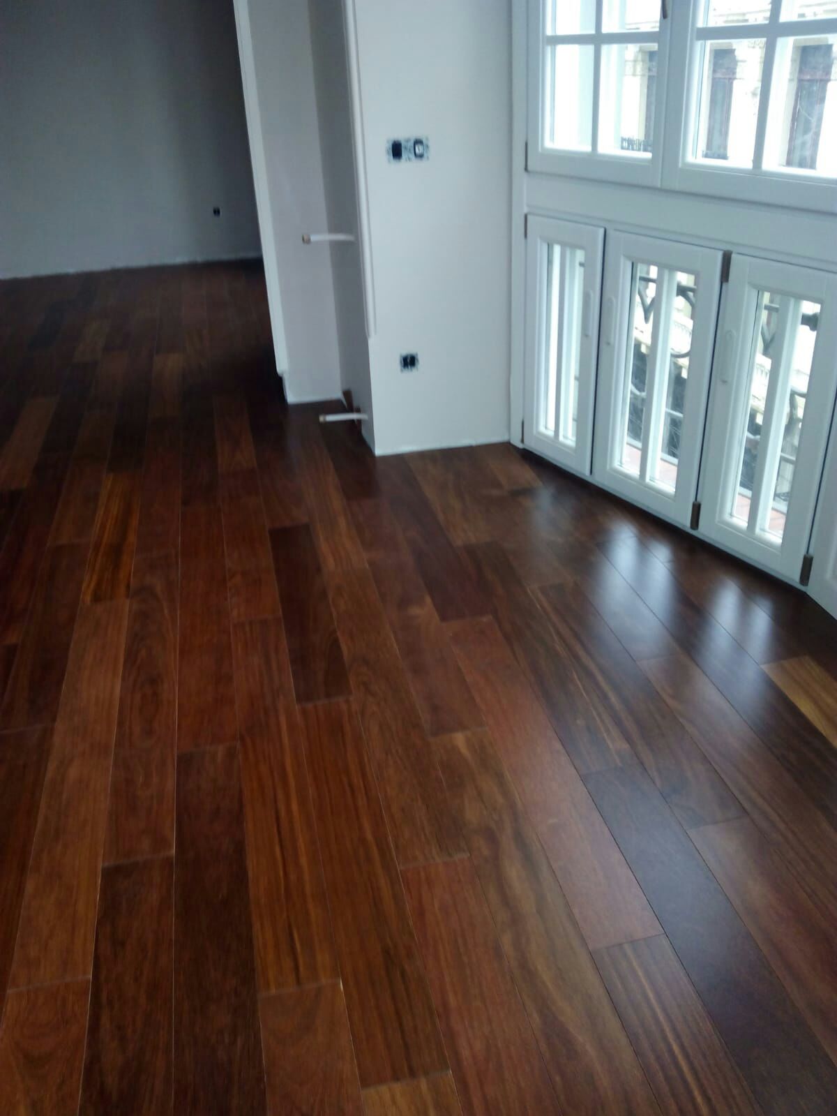 Tarima maciza  obra INSTALACION DE TARIMAS Y PARQUETS, ACUCHILLADOS Y BARNIZADOS EN ASTURIASinstalacion toda Asturias, sministros España